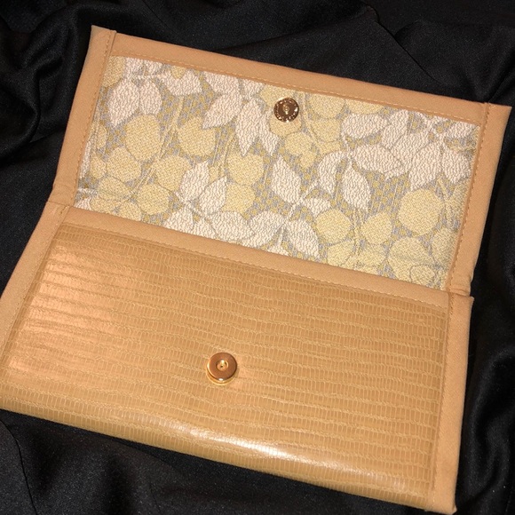 New price $17! Gorg soft leather wallet!! - Picture 3 of 5